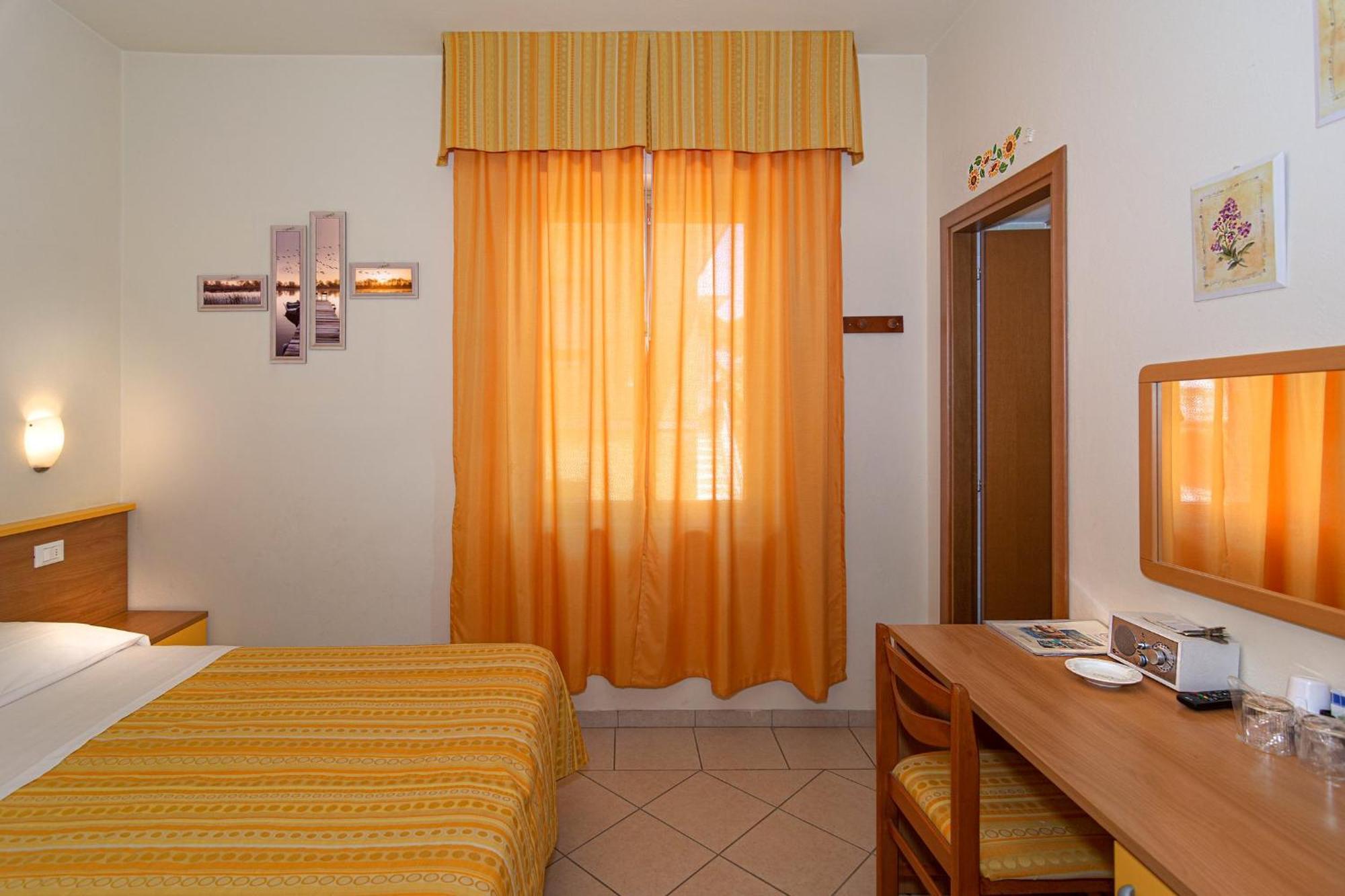 Hotel Mariani Lido di Camaiore Exteriör bild