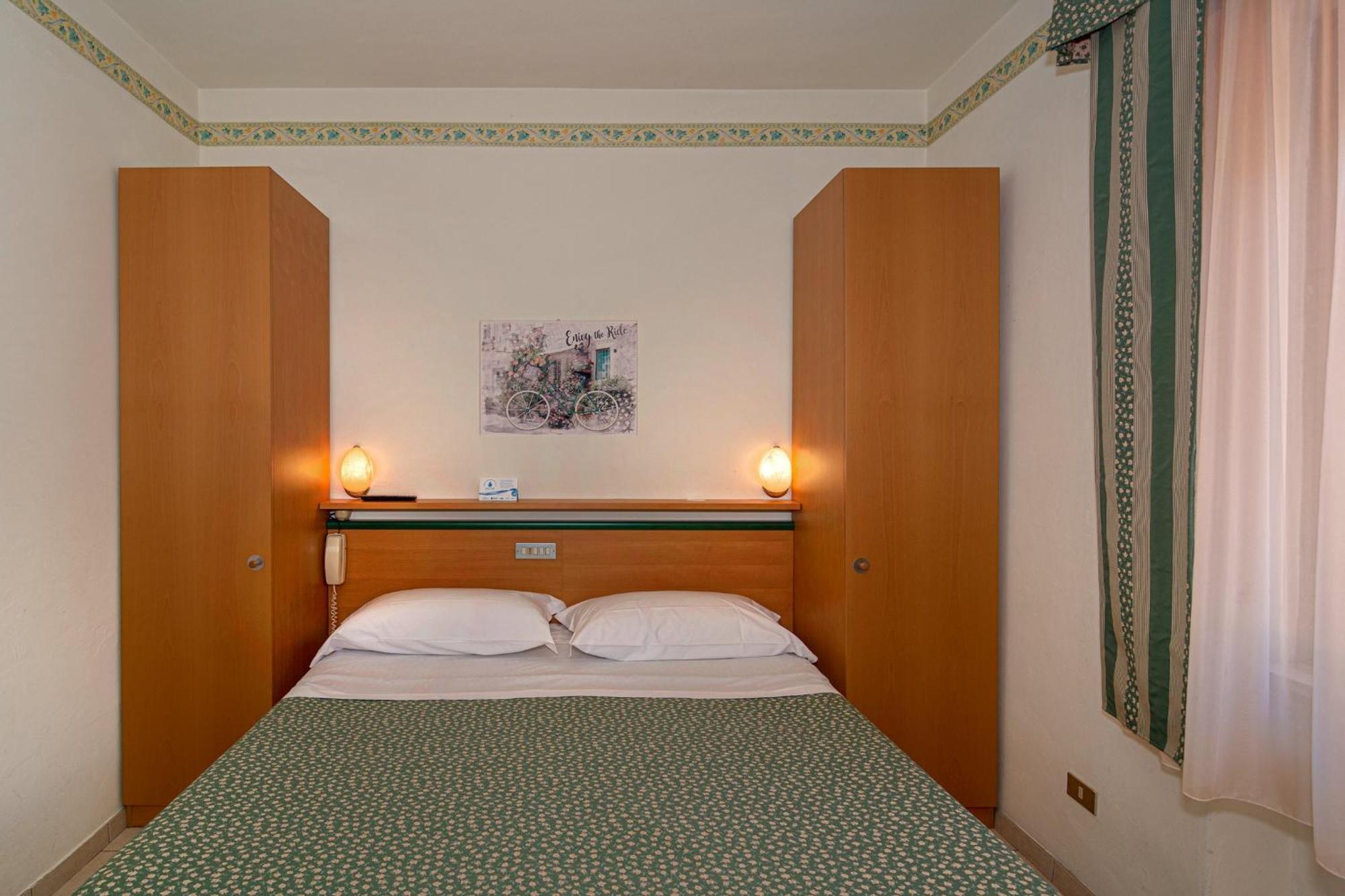 Hotel Mariani Lido di Camaiore Exteriör bild