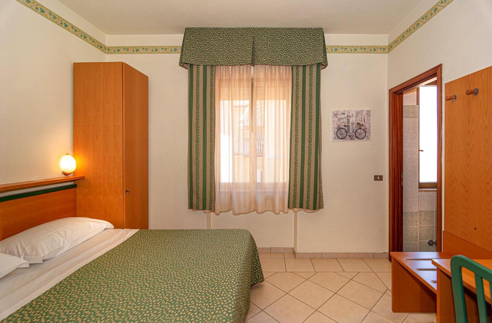 Hotel Mariani Lido di Camaiore Exteriör bild